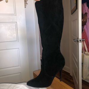 STEVE MADDEN SUEDE BOOTS